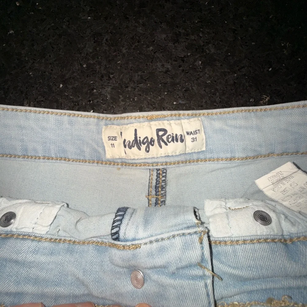Indigo Rein Light Blue Jean Shorts with Star and Stripe Accents Sz 11/31